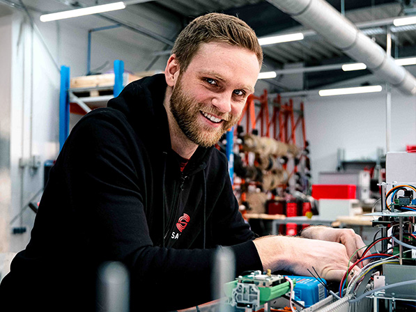 Safus Elektriker bei der Montage