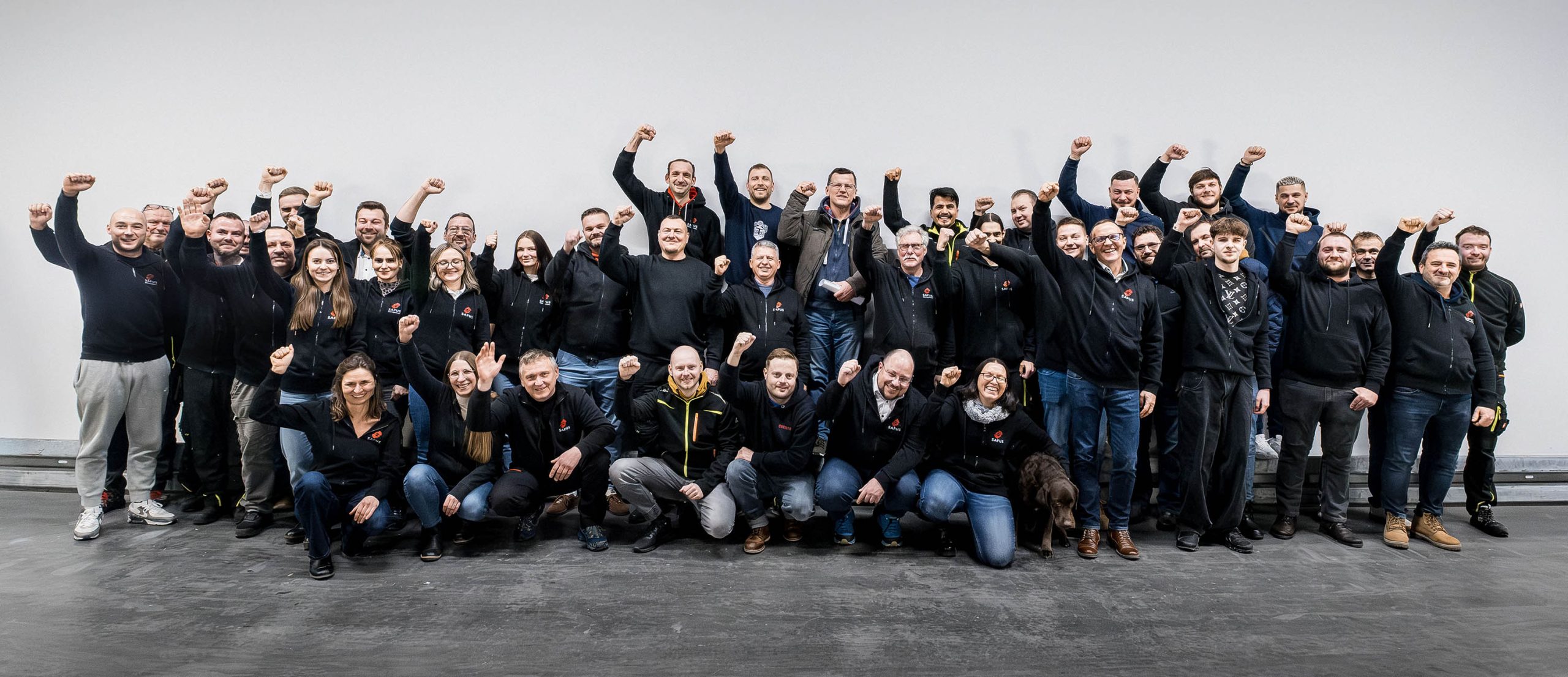Safus Gruppenfotos mit allen Mitarbeitern