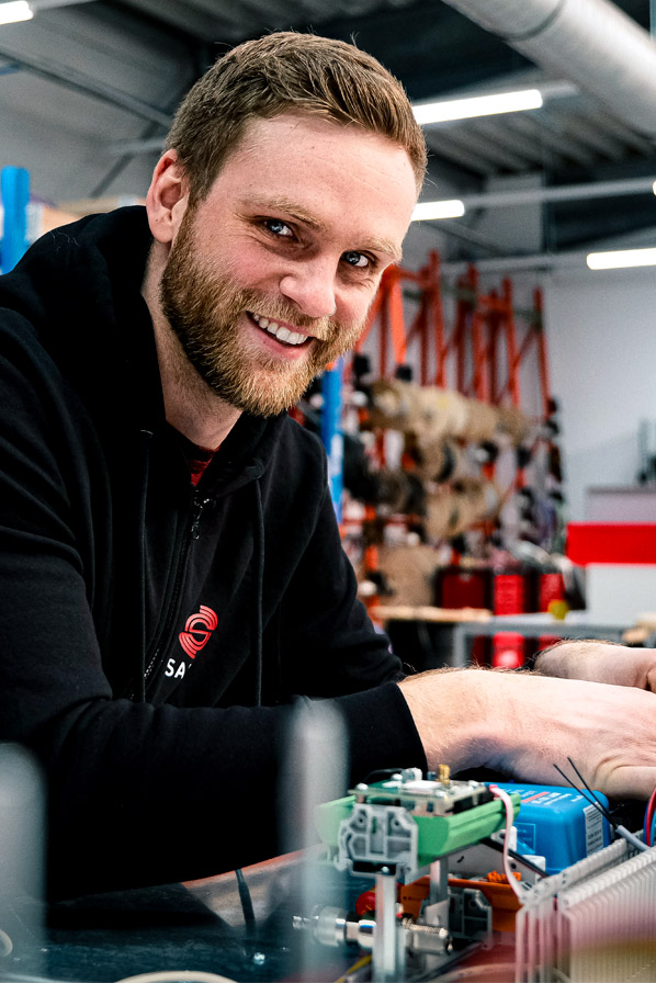 Safus_Karriere_Jobs_Elektriker_©MartinGiermann Elektriker Prüffeld